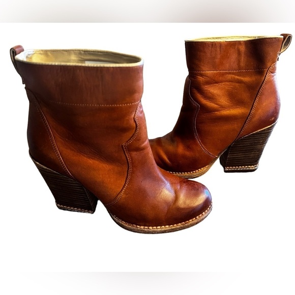 Size 7 women’s Timberland Marge pull on leather heel booties great condition - Picture 7 of 7
